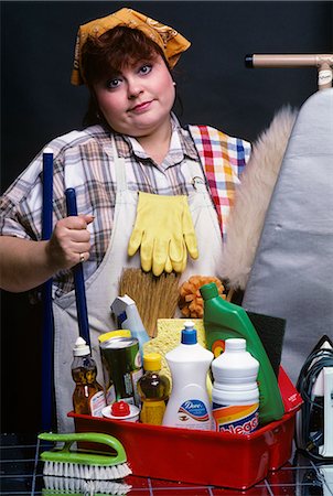 HOUSEWIFE WITH CLEANING MATERIALS Foto de stock - Con derechos protegidos, Código: 846-03164574