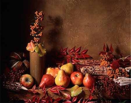 seasonal food - HARVEST STILL LIFE AUTUMN LEAVES FRUITS AND VEGETABLES Stock Photo - Rights-Managed, Code: 846-03164585