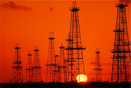 petróleo - OIL FIELD CALIFORNIA Foto de stock - Con derechos protegidos, Código: 846-03164769