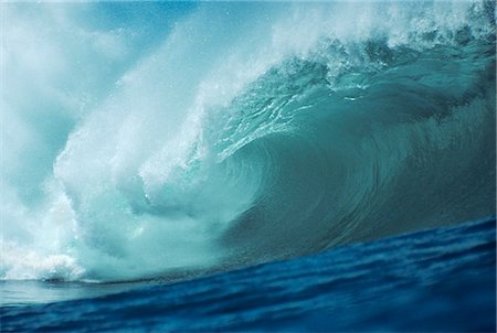 BREAKING PIPELINE WAVE HAWAII Foto de stock - Con derechos protegidos, Código: 846-03164947