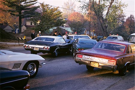 1970s POLICE AT SCENE OF AUTOMOBILE ACCIDENT COLLISION Foto de stock - Con derechos protegidos, Código: 846-03165012