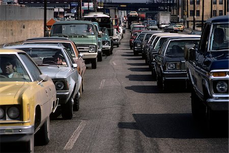 simsearch:846-02795606,k - 1970s TWO LANES OF CARS IN TRAFFIC Stock Photo - Rights-Managed, Code: 846-03165031