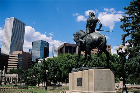 simsearch:846-02794362,k - STATUE DE DENVER, COLORADO ET ÉDIFICES À BUREAUX Photographie de stock - Rights-Managed, Code: 846-03165412