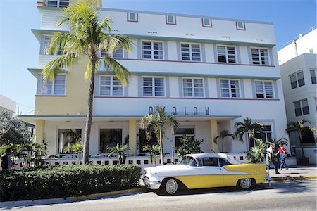 florida city beaches - MIAMI FL SOUTH BEACH CLASSIC CAR Stock Photo - Rights-Managed, Code: 846-03165420