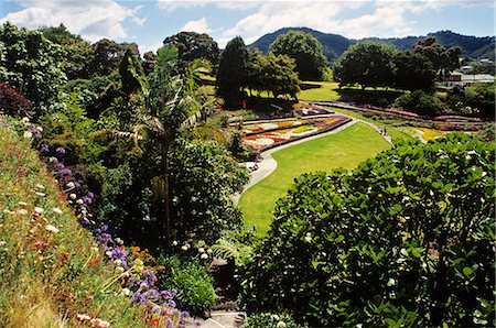 simsearch:846-05645754,k - WHANGAREI, NEW ZEALAND VIEW OF LANDSCAPED CITY PARK WITH FLOWER BEDS Stock Photo - Rights-Managed, Code: 846-03165453