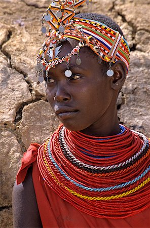 simsearch:846-03166327,k - SAMBURU NATIONAL RESERVE KENYA AFRICA PORTRAIT OF SAMBURU WOMAN WEARING TRADITIONAL JEWELRY AND HEADDRESS Foto de stock - Con derechos protegidos, Código: 846-03165515