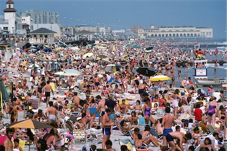 OCEAN CITY NEW JERSEY BONDÉ PLAGE POUR L'ÉTÉ Photographie de stock - Rights-Managed, Code: 846-03165510