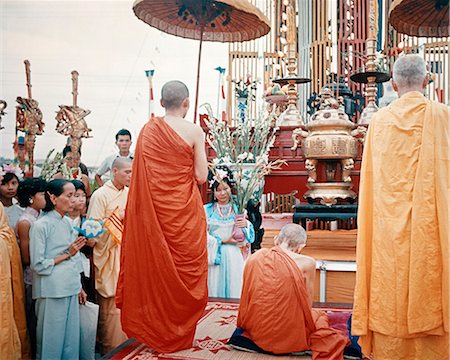 sur - 1960s SAIGON SOUTH VIETNAM BUDDHA BIRTHDAY CELEBRATION Foto de stock - Con derechos protegidos, Código: 846-03165566