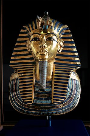 egyptian museum cairo - MASQUE D'OR DU ROI TOUTANKHAMON PHARAON MUSÉE ÉGYPTIEN DU CAIRE EGYPTE Photographie de stock - Rights-Managed, Code: 846-03165656