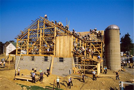 BUILDING A BARN AMISH COUNTRY PENNSYLVANIA Foto de stock - Con derechos protegidos, Código: 846-03165692