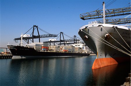 CONTAINER SHIPS LONG BEACH HARBOR SOUTHERN CALIFORNIA Foto de stock - Con derechos protegidos, Código: 846-03165891