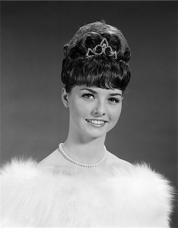 fur stole fashion - 1960s TIARA STOLE FUR PEARLS WOMAN Stock Photo - Rights-Managed, Code: 846-03163273