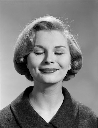 1960s WOMAN SMILE EYES CLOSED Foto de stock - Con derechos protegidos, Código: 846-03163298