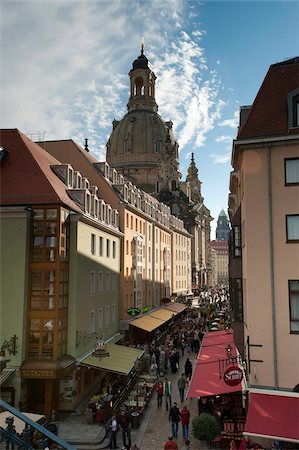 simsearch:841-06032524,k - Frauenkirche looming over shopping area, Dresden, Saxony, Germany, Europe Foto de stock - Direito Controlado, Número: 841-05784123