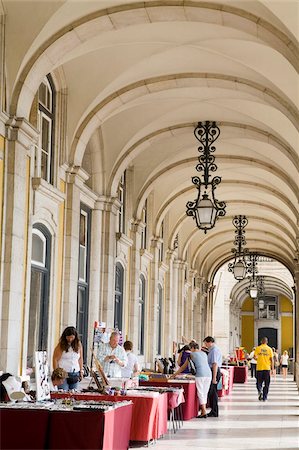 praca do comercio - Colonnade à Praca faire Comercio, quartier de la Baixa, Lisbonne, Portugal, Europe Photographie de stock - Rights-Managed, Code: 841-05784336