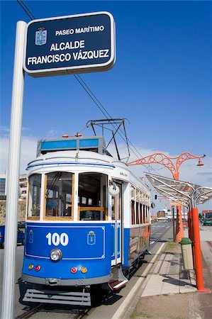 Paseo Maritimo tramway, La ville de la Corogne, Galice, Espagne, Europe Photographie de stock - Rights-Managed, Code: 841-05784392