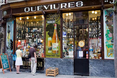 retail trade - Queviures store on Roger de Lluria Street, Barcelona, Catalonia, Spain, Europe Stock Photo - Rights-Managed, Code: 841-05784422