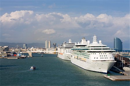 Cruise ships in Barcelona Port, Barcelona, Catalonia, Spain, Europe Foto de stock - Direito Controlado, Número: 841-05784446