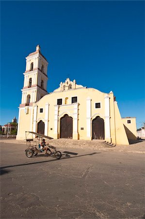 simsearch:841-07205643,k - Iglesia Mayor of San Juan Bautista church in Remedios, Cuba, West Indies, Central America Fotografie stock - Rights-Managed, Codice: 841-05785021