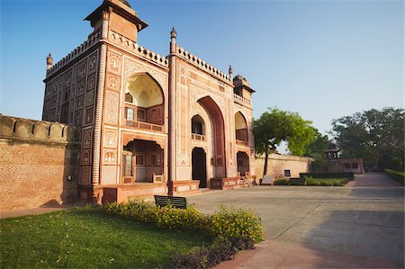 Porte d'Itimad-ud-Daulah (tombeau de Mizra Ghiyâs Beg), Agra, Uttar Pradesh, Inde, Asie Photographie de stock - Rights-Managed, Code: 841-05785300