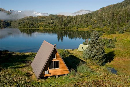 US Forest Service cabin, Shrode Lake, Prince William Sound, Alaska, United States of America, North America Foto de stock - Con derechos protegidos, Código: 841-05785377