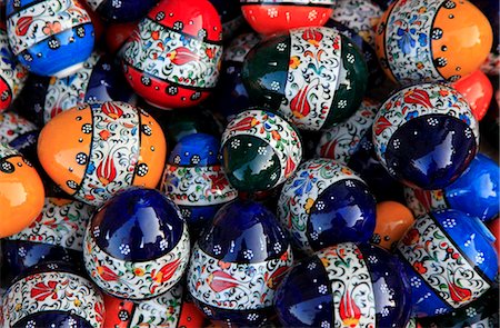 Traditional Turkish decorative pottery on display in a market stall in the old city of Antayla, Anatolia, Turkey, Asia Minor, Eurasia Stock Photo - Rights-Managed, Code: 841-05785448