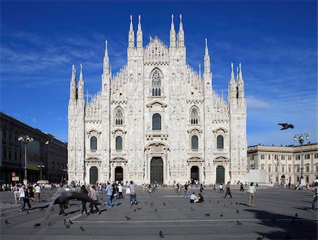 piazza duomo - Piazza Duomo, Milan, Lombardie, Italie, Europe Photographie de stock - Rights-Managed, Code: 841-05785493