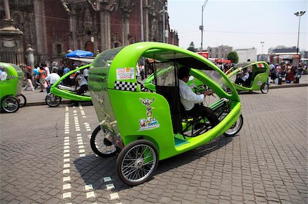 Eco-friendly cycle rickshaws, Zocalo, Plaza de la Constitucion, Mexico City, Mexico, North America Foto de stock - Con derechos protegidos, Código: 841-05785527