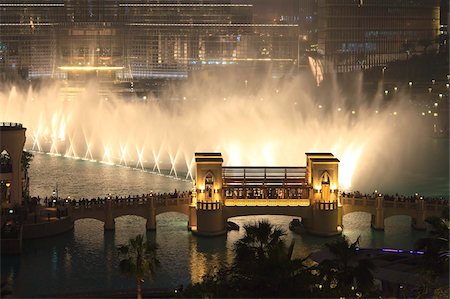 fuente de agua - Dubai Fountain, Burj Khalifa Lake, Downtown, Dubai, Émirats Arabes Unis, Moyen-Orient Photographie de stock - Rights-Managed, Code: 841-05785610