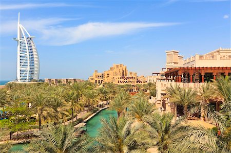 Burj Al Arab et les hôtels de Madinat Jumeirah, Dubai, Émirats Arabes Unis, Moyen-Orient Photographie de stock - Rights-Managed, Code: 841-05785693