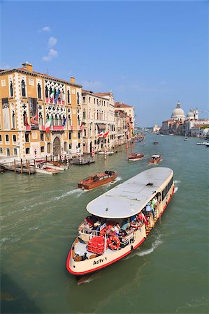 simsearch:841-05796701,k - Bateau-bus vaporetto, Grand Canal, Venise, patrimoine mondial de l'UNESCO, Veneto, Italie, Europe Photographie de stock - Rights-Managed, Code: 841-05785723