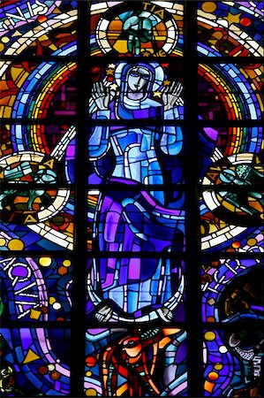 Stained glass of the Virgin Mary in Notre-Dame-de-la-Trinite church by Louis Barillet and Jean Le Chevallier, Blois, Loir-et-Cher, France, Europe Foto de stock - Con derechos protegidos, Código: 841-05785806