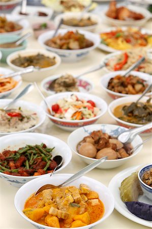 Thai food offered during a festival at Buddhapadipa temple, Wimbledon, London, England, United Kingdom, Europe Foto de stock - Con derechos protegidos, Código: 841-05785865