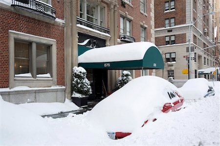 park avenue, new york - Cars buried in snow on Park Avenue after a blizzard in New York City, New York State, United States of America, North America Stock Photo - Rights-Managed, Code: 841-05781076