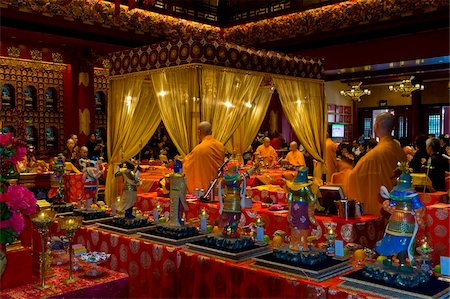 Chanting in the Hundred Dragons hall in the Buddha Tooth Relic temple in Singapore, Southeast Asia, Asia Stock Photo - Rights-Managed, Code: 841-05781165