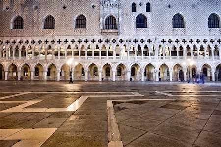 Early morning in St. Marks Square and the front of Palazzo Ducale, Venice, UNESCO World Heritage Site, Veneto, Italy, Europe Stock Photo - Rights-Managed, Code: 841-05781543