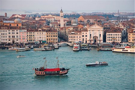 san giorgio maggiore - Vue sur la Riva degli Schiavoni du clocher de la Chiesa di San Giorgio Maggiore, île de San Giorgio Maggiore, Venise, patrimoine mondial de l'UNESCO, Veneto, Italie, Europe Photographie de stock - Rights-Managed, Code: 841-05781585
