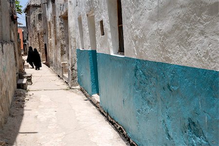 Narrow alley with Moslem women, Old Town, Lamu Island, UNESCO World Heritage Site, Kenya, East Africa, Africa Stock Photo - Rights-Managed, Code: 841-05781814