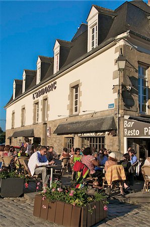 Cafés et restaurants, le port de St Goustan, Auray, Bretagne, France, Europe Photographie de stock - Rights-Managed, Code: 841-05782128