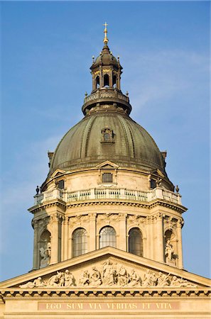 simsearch:6119-08267406,k - Dome of St. Stephen's basilica (Szent Istvan Bazilika), Budapest, Hungary, Europe Foto de stock - Con derechos protegidos, Código: 841-05782277