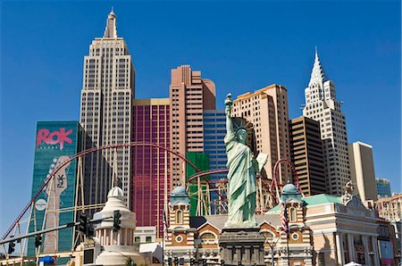 New York-New York Hotel mit Achterbahn, Strip, Las Vegas Boulevard South, Las Vegas, Nevada, Vereinigte Staaten von Amerika, Nordamerika Stockbilder - Lizenzpflichtiges, Bildnummer: 841-05782309