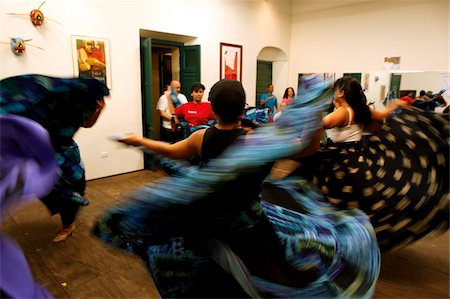 simsearch:841-03672755,k - Escuela de Bomba y Plena Dona Brenes in the old town, where traditional dances can be learned, San Juan, Puerto Rico, West Indies, Caribbean, Central America Foto de stock - Direito Controlado, Número: 841-05782480