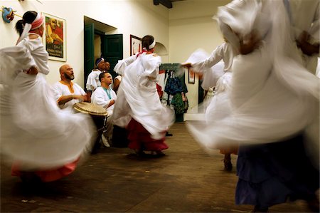 simsearch:841-03672755,k - Escuela de Bomba y Plena Dona Brenes in the old town, where traditional dances can be learned, San Juan, Puerto Rico, West Indies, Caribbean, Central America Foto de stock - Direito Controlado, Número: 841-05782482