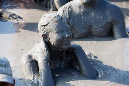 fang - Tourists bathing in mud bath, Volcan de Lodo El Totumo, Mud Volcano, Colombia, South America Foto de stock - Con derechos protegidos, Código: 841-05782627