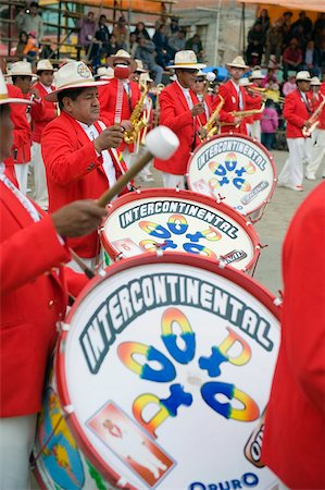 Musiciens jouant de la batterie au carnaval d'Oruro, Oruro, en Bolivie, en Amérique du Sud Photographie de stock - Rights-Managed, Code: 841-05782807