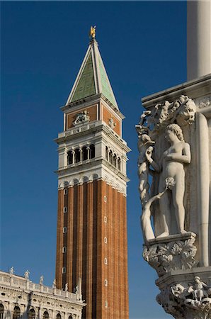 The Campanile with carved stone detail on the Palazzo Ducale, Venice, UNESCO World Heritage Site, Veneto, Italy, Europe Foto de stock - Con derechos protegidos, Código: 841-05783310