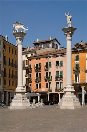 piazza dei signori - The columns of the Venice Lion and St. Theodore in the Piazza dei Signori, Vicenza, Veneto, Italy, Europe Stock Photo - Rights-Managed, Code: 841-05783346