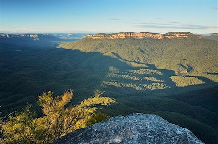 Monture solitaire et Jamison Valley, Blue Mountains, Blue Mountains National Park, patrimoine mondial de l'UNESCO, New South Wales, Australie, Pacifique Photographie de stock - Rights-Managed, Code: 841-05783603