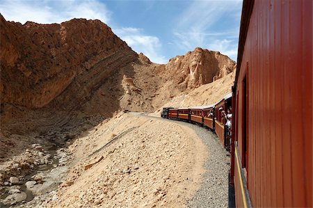 Red Lizard (Lezard Rouge) train, Selja Gorge, Metlaoui, Tunisia, North Africa, Africa Foto de stock - Con derechos protegidos, Código: 841-05794618