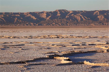 Chott El Jerid, flat dry salt lake between Tozeur and Kebili, Tunisia, North Africa, Africa Stock Photo - Rights-Managed, Code: 841-05794625